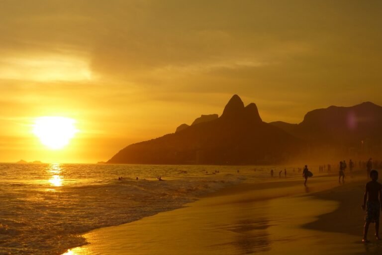 Praias para conhecer no Rio de Janeiro 6 pontos turísticos